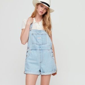 Levi’s overall shorts